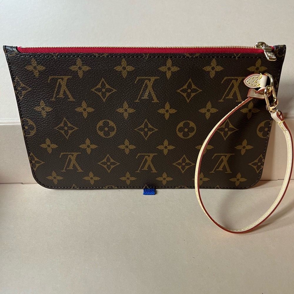 Neverfull Pouch/wristlet Monogram cerise